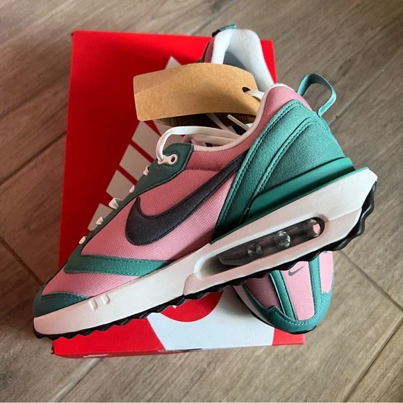 Nike Air Max Dawn - Picture 6 of 14